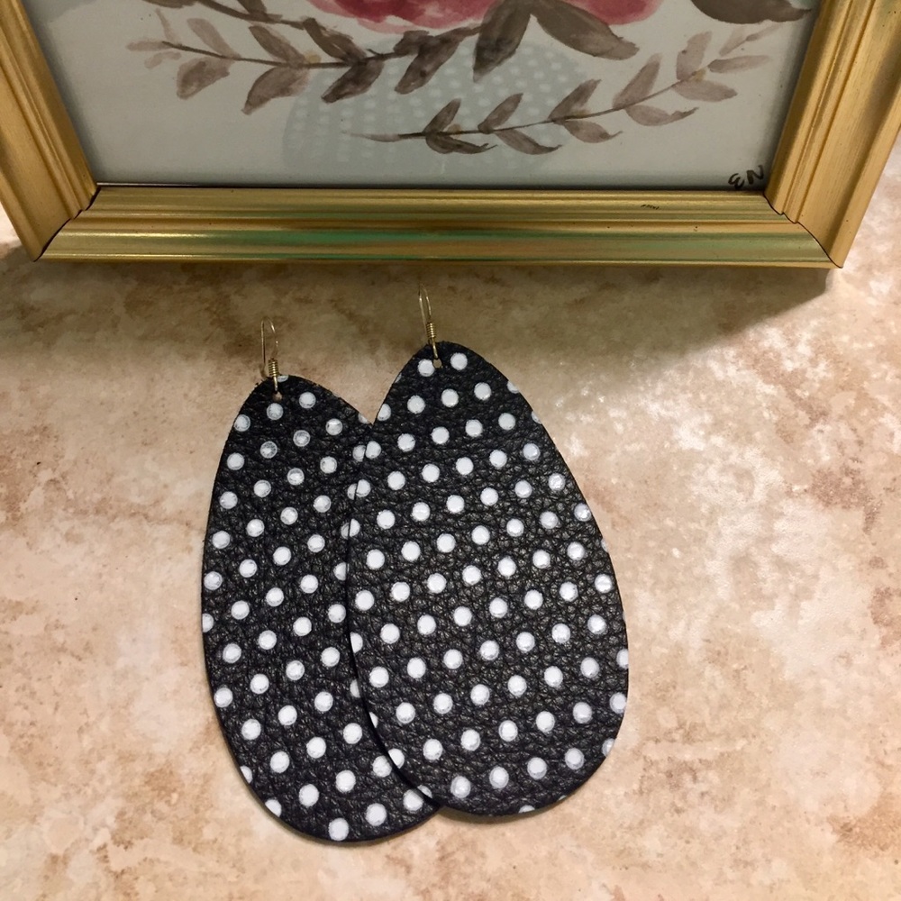 Black and white polka dot earrings!